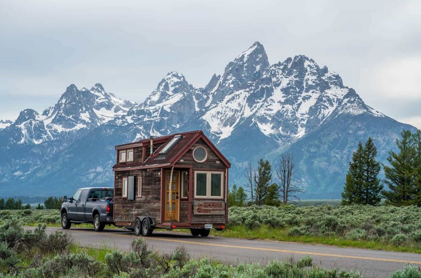 how much does a tiny house weigh