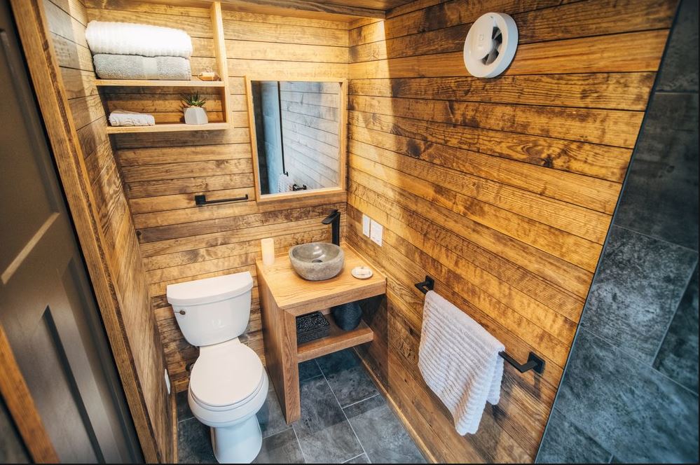 10 Tiny House Bathroom Ideas