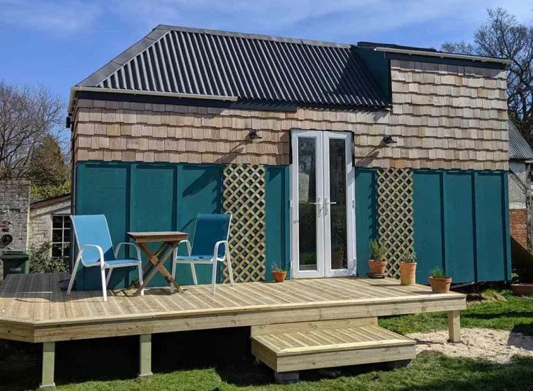 Laura and Christian’s tiny house in Hampshire