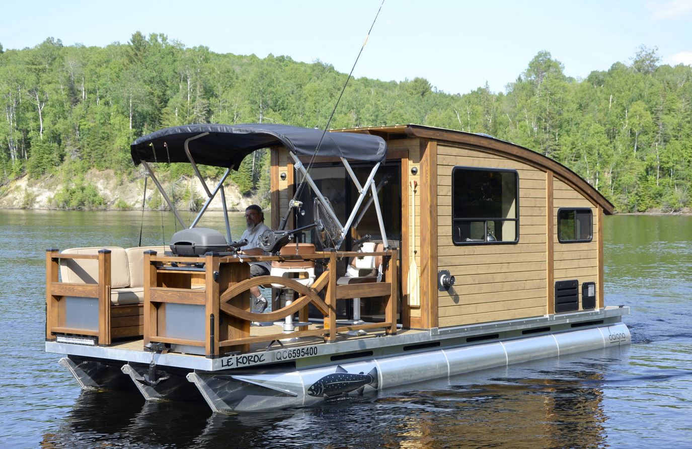 Types of Tiny Houses - Houseboat