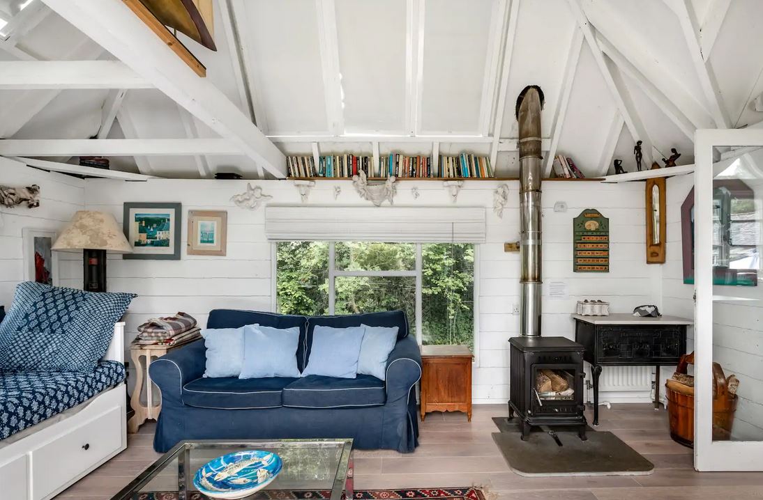 Tiny house airbnb England