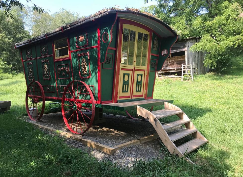 Gypsy Wagon Airbnb Virgnia