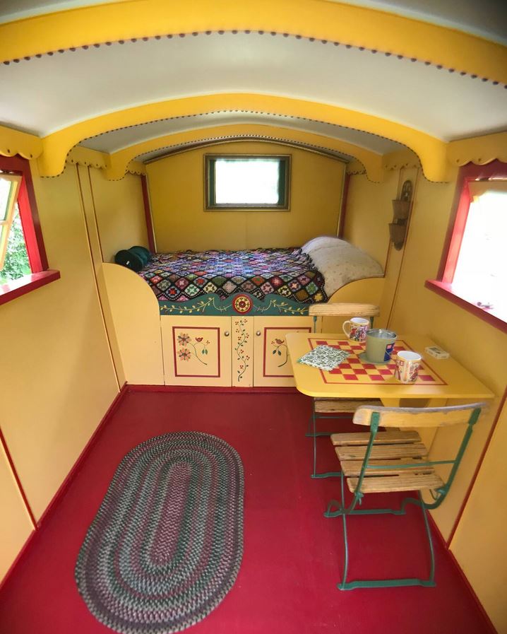 Gypsy Wagon Airbnb Virgnia