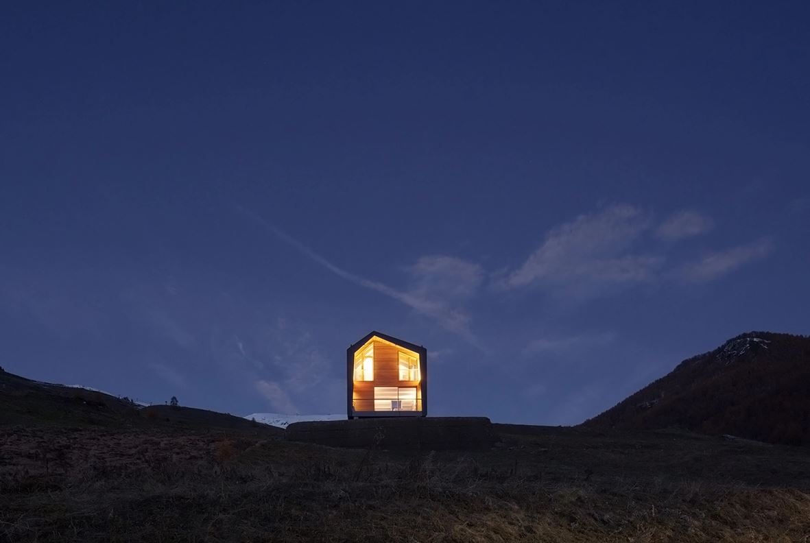 scandinavian tiny house