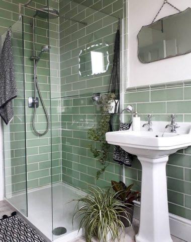 50+ Tiny House and Small Bathroom Shower Ideas