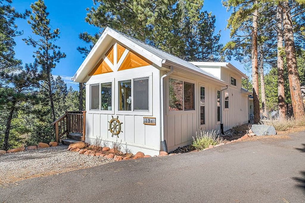 Peak View Park Tiny Home Communities in Colorado Springs 3