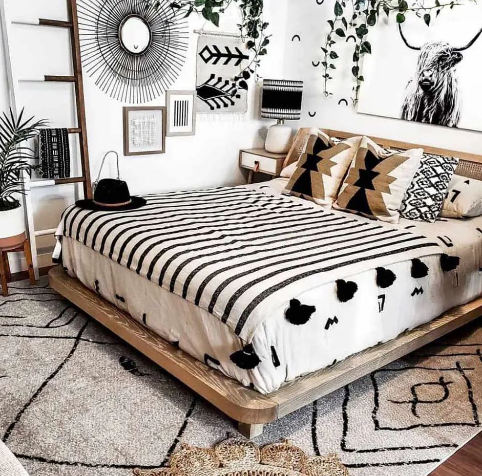 Monochromatic Boho decor ideas for your tiny house bedroom